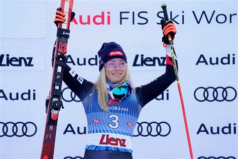 Mikaela Shiffrin masters tough course conditions at women’s World Cup GS for career win 92